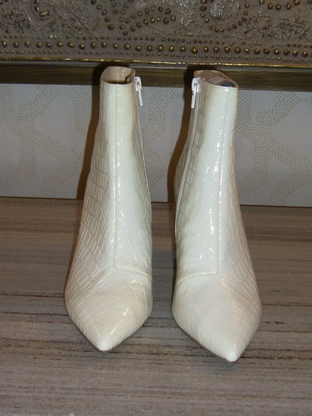 NIB BETSEY JOHNSON WHITE EMBELLISHED HEEL ANKLE BOOTS 7.5M
